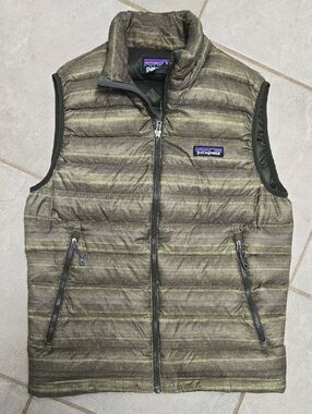 Men's Patagonia Quilted Down Vest in Olive/Brown Blend